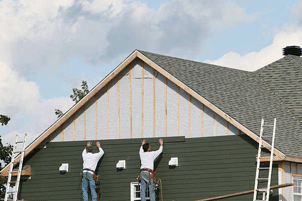 Professional Siding Installation technician working in Greencastle, IN
